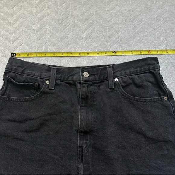 Levi’s High Waisted Denim Mom Shorts Black Size 33 - Picture 9 of 10